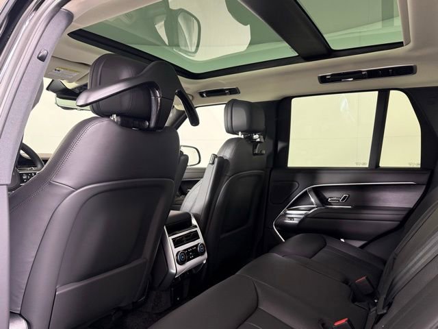Certified 2026 Land Rover Range Rover SE image 19
