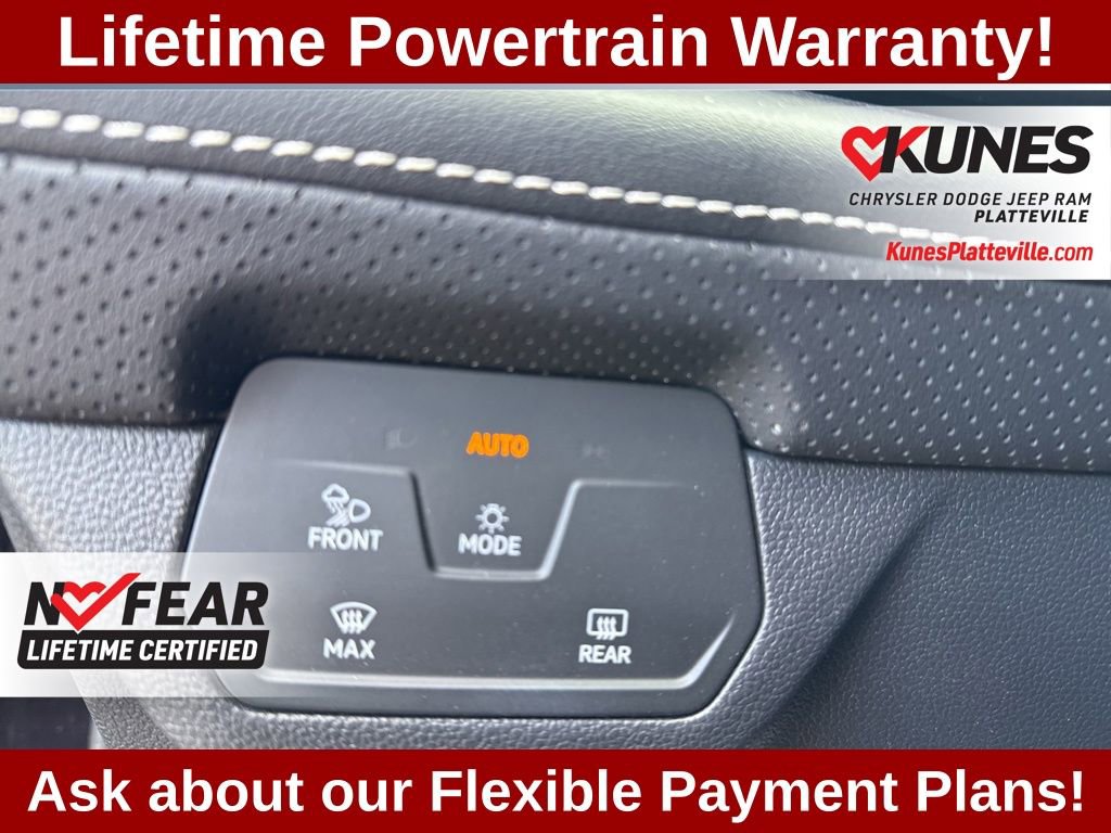 Used 2025 Volkswagen Atlas SE image 20