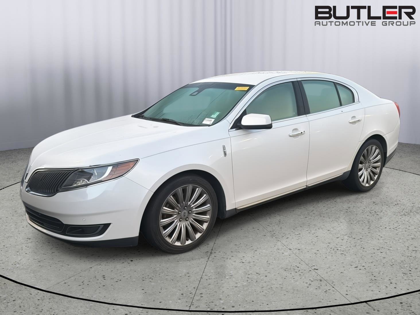 Used 2013 Lincoln MKS FWD image 2