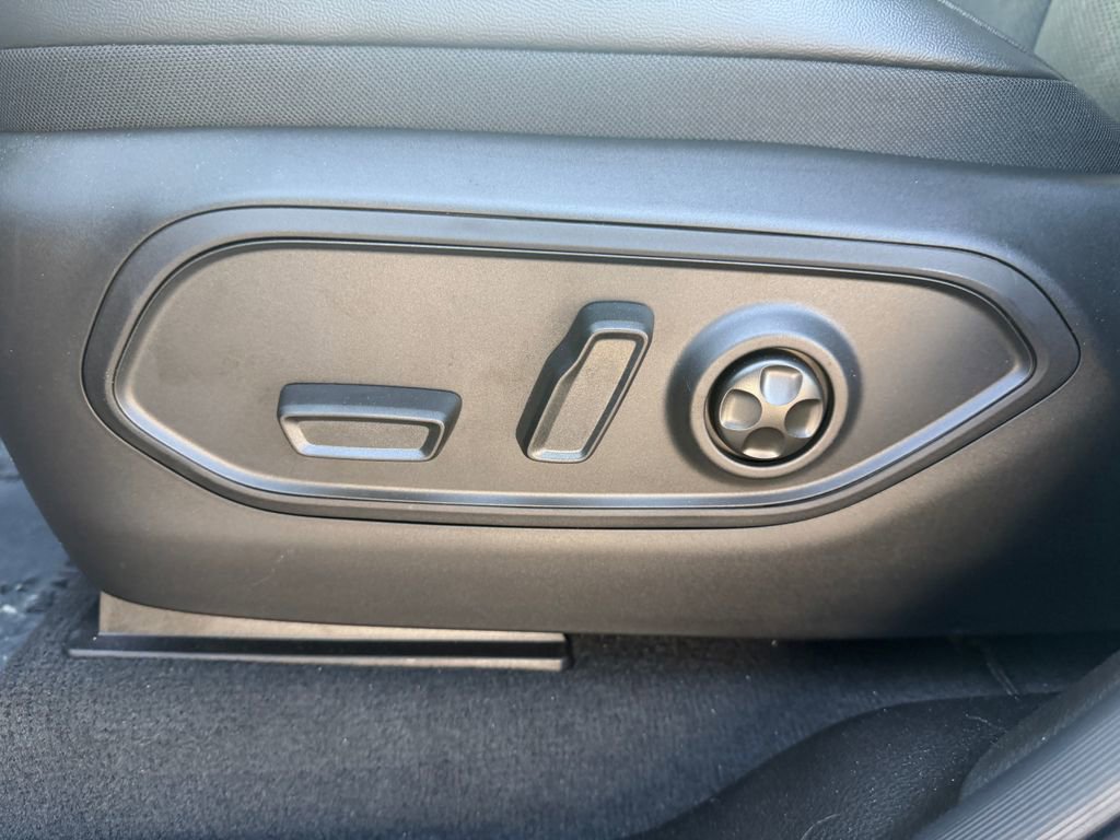 New 2026 Jeep Grand Cherokee Altitude AWD/4WD image 18