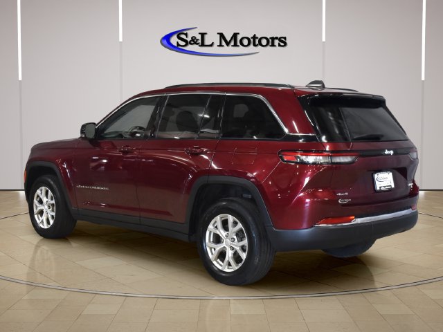 Used 2023 Jeep Grand Cherokee Limited AWD/4WD image 4
