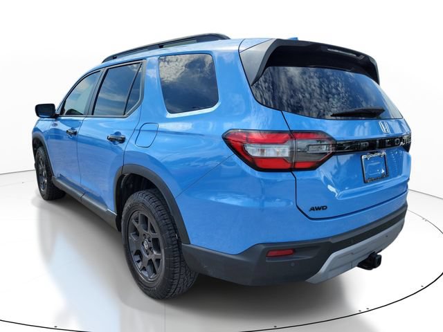 Used 2023 Honda Pilot TrailSport image 3