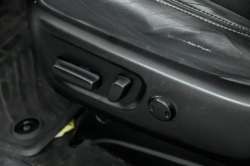 Used 2016 Toyota Sienna SE w/ SE Preferred Package FWD image 21