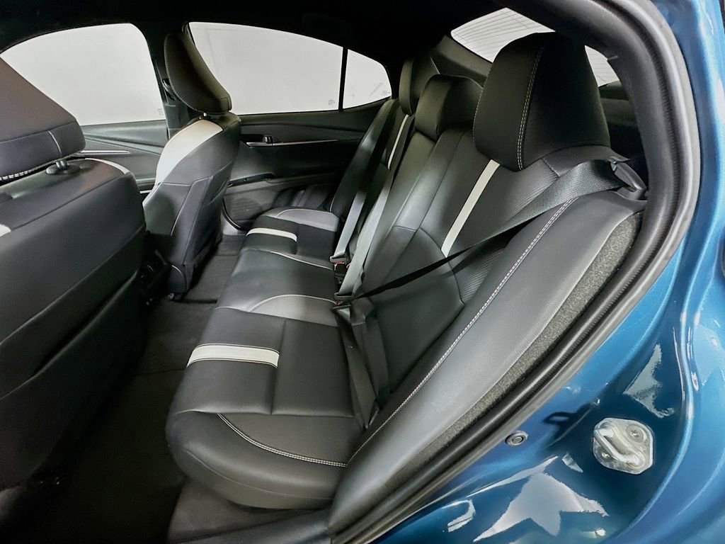 Used 2025 Toyota Camry SE FWD image 14