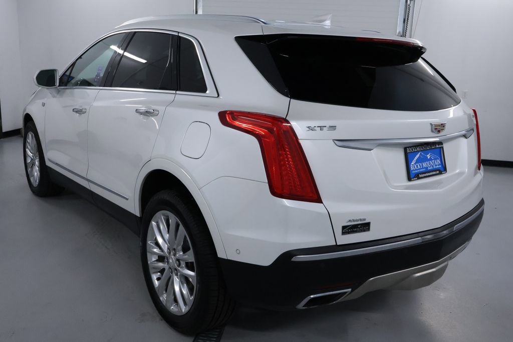 Used 2017 Cadillac XT5 Platinum w/ Driver Assist Package AWD/4WD image 5