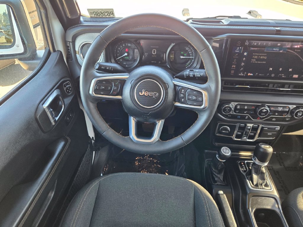Used 2024 Jeep Wrangler Unlimited Sahara AWD/4WD image 13