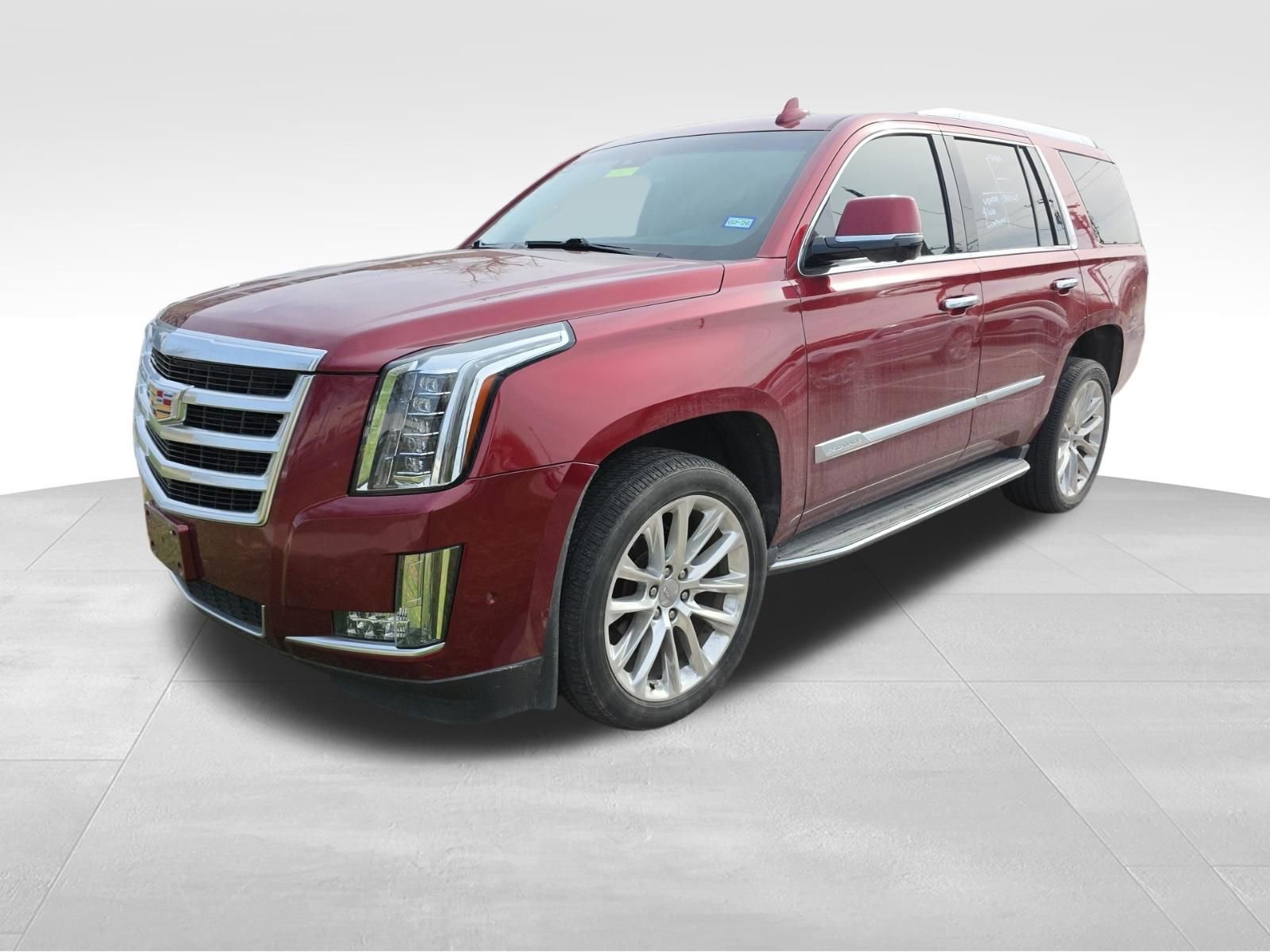 Used 2018 Cadillac Escalade Luxury RWD image 1