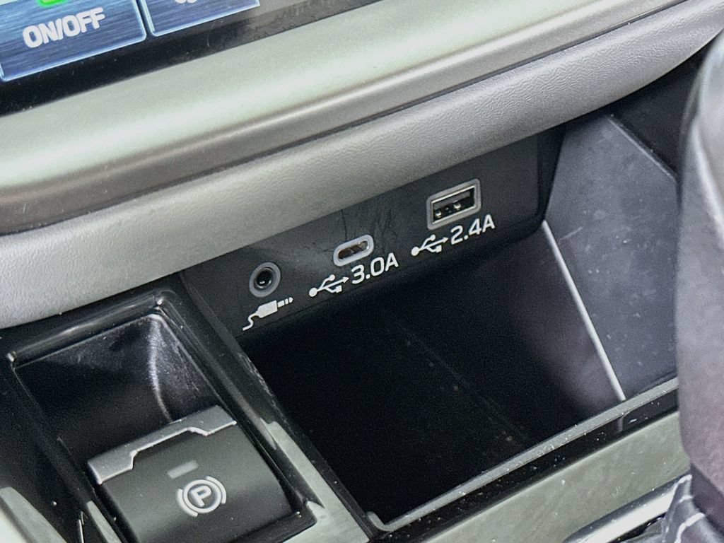 Used 2024 Subaru Outback Premium AWD/4WD image 32
