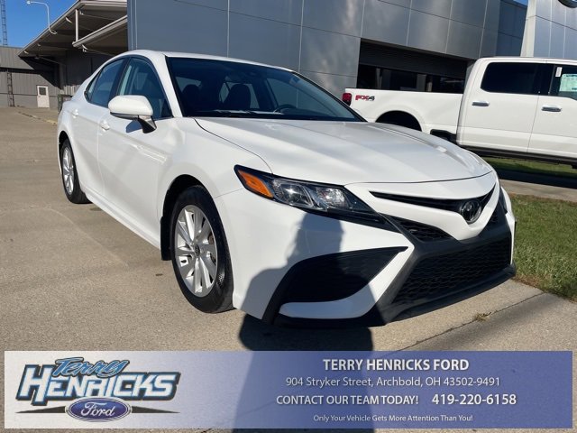 Used 2023 Toyota Camry SE image 1