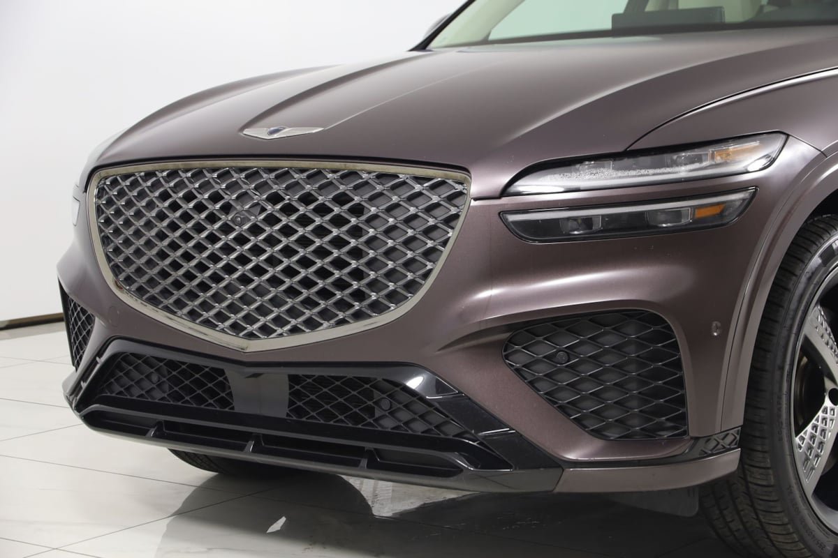 Used 2023 Genesis GV70 3.5T Sport w/ Sport Prestige Package AWD/4WD image 59