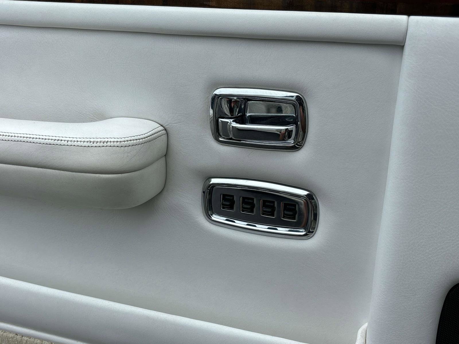 Used 1987 Rolls-Royce Silver Spur image 10