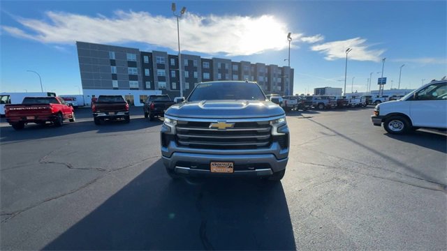 Used 2024 Chevrolet Silverado 1500 High Country w/ Technology Package image 3
