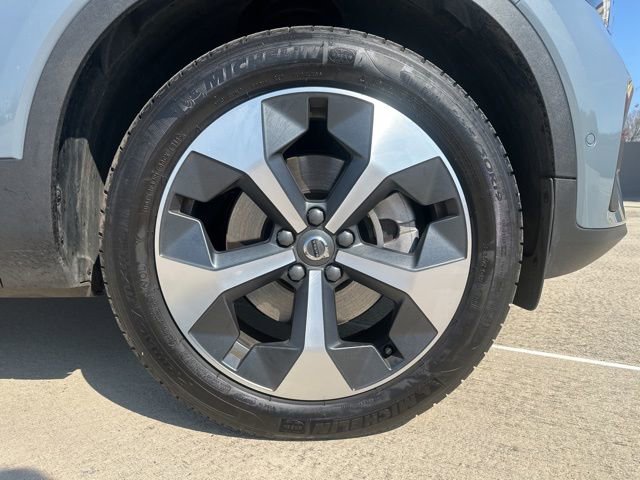 Certified 2023 Volvo XC40 B5 Ultimate w/ Climate Package image 11