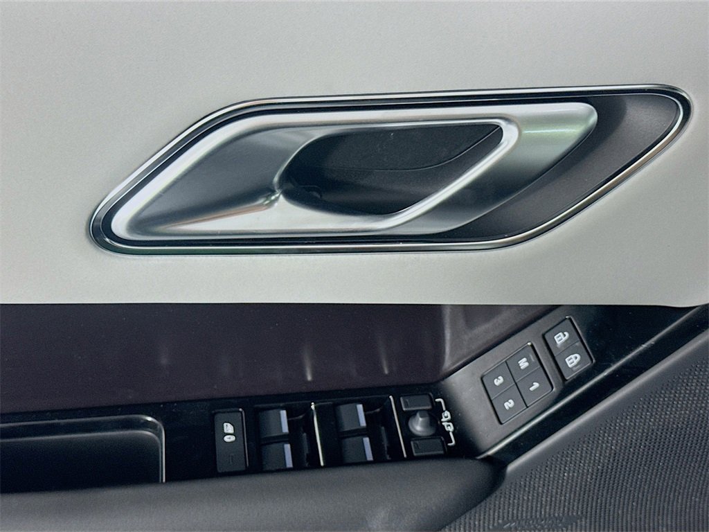 New 2026 Land Rover Range Rover Velar Dynamic SE image 17