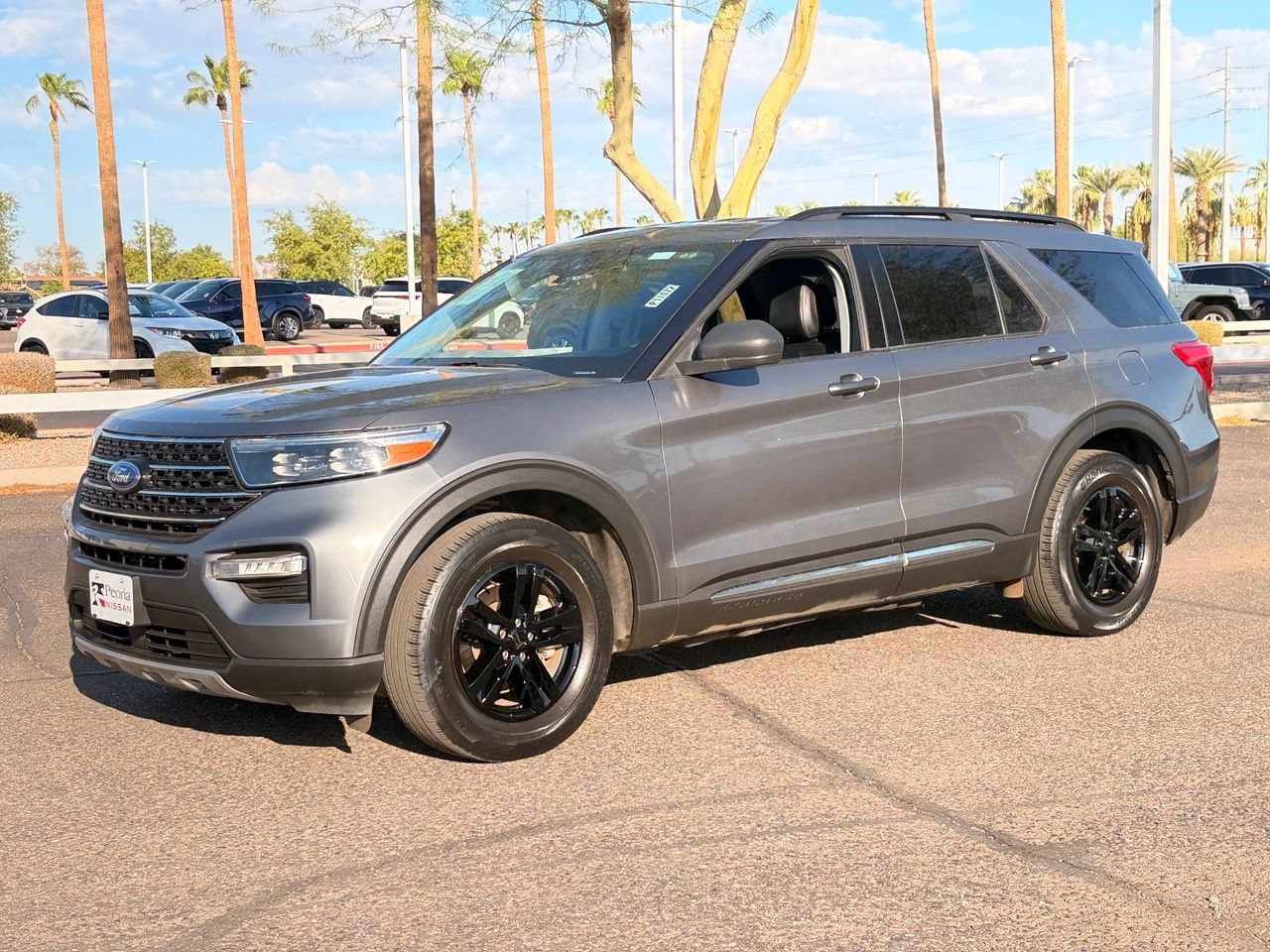 Used 2023 Ford Explorer XLT w/ Equipment Group 202A RWD image 2