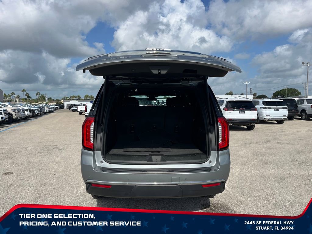 Used 2024 GMC Yukon XL SLT w/ SLT Premium Package AWD/4WD image 17