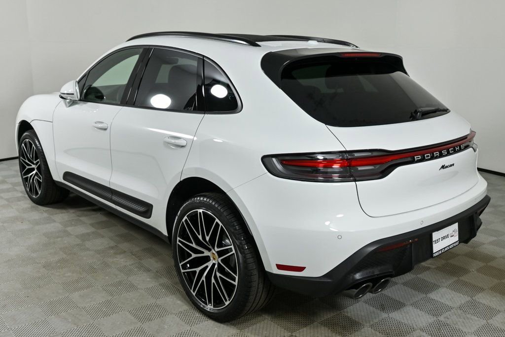 New 2026 Porsche Macan image 3