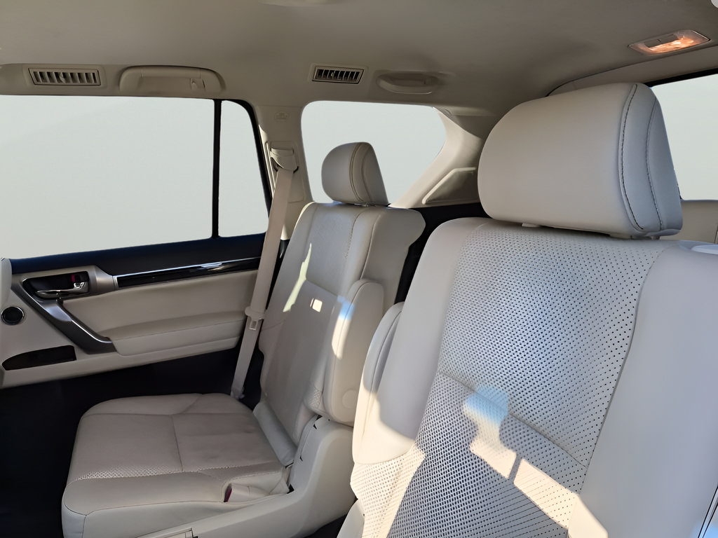 Used 2023 Lexus GX 460 Luxury w/ Sport Design Package AWD/4WD image 25