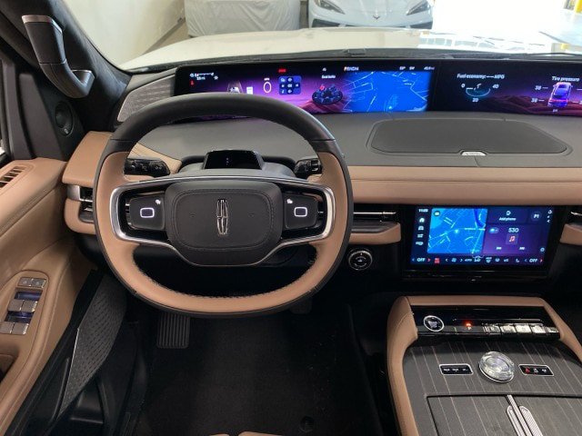 New 2026 Lincoln Navigator Black Label AWD/4WD image 16