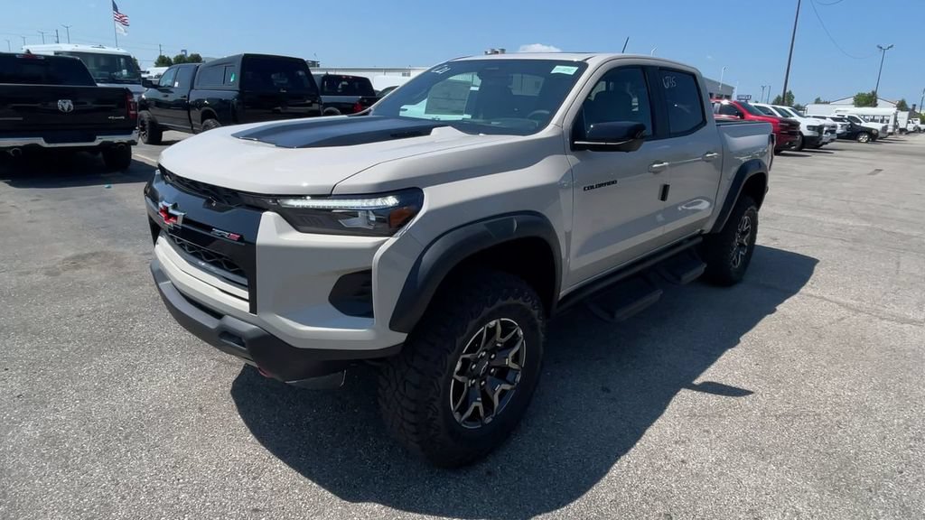 New 2026 Chevrolet Colorado ZR2 w/ Technology Package AWD/4WD image 6
