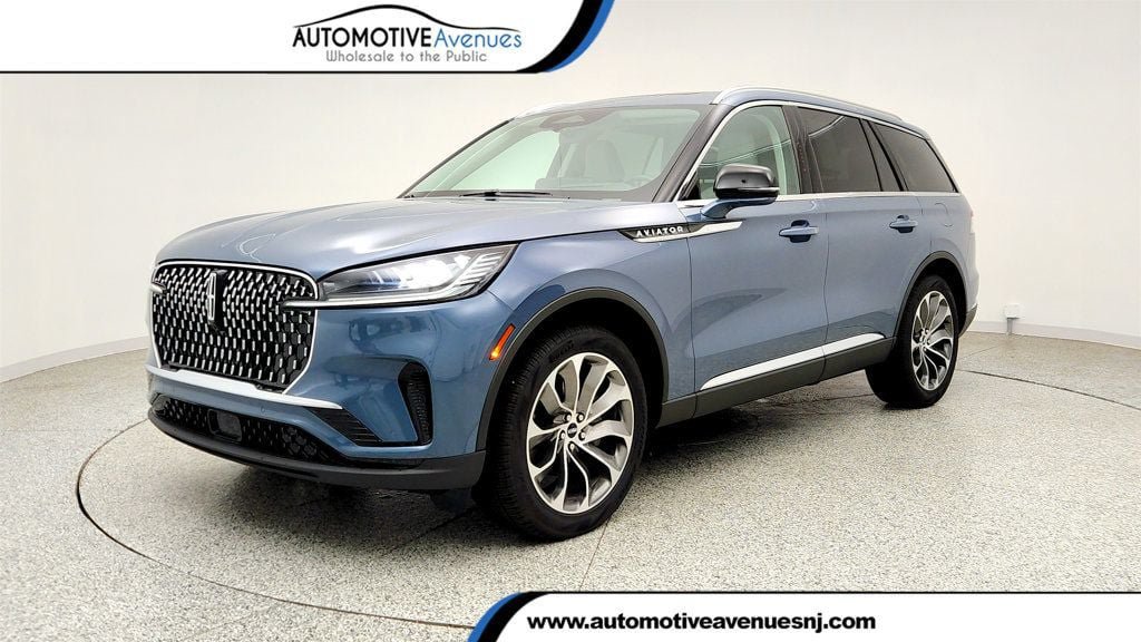 Used 2026 Lincoln Aviator Reserve AWD/4WD image 1