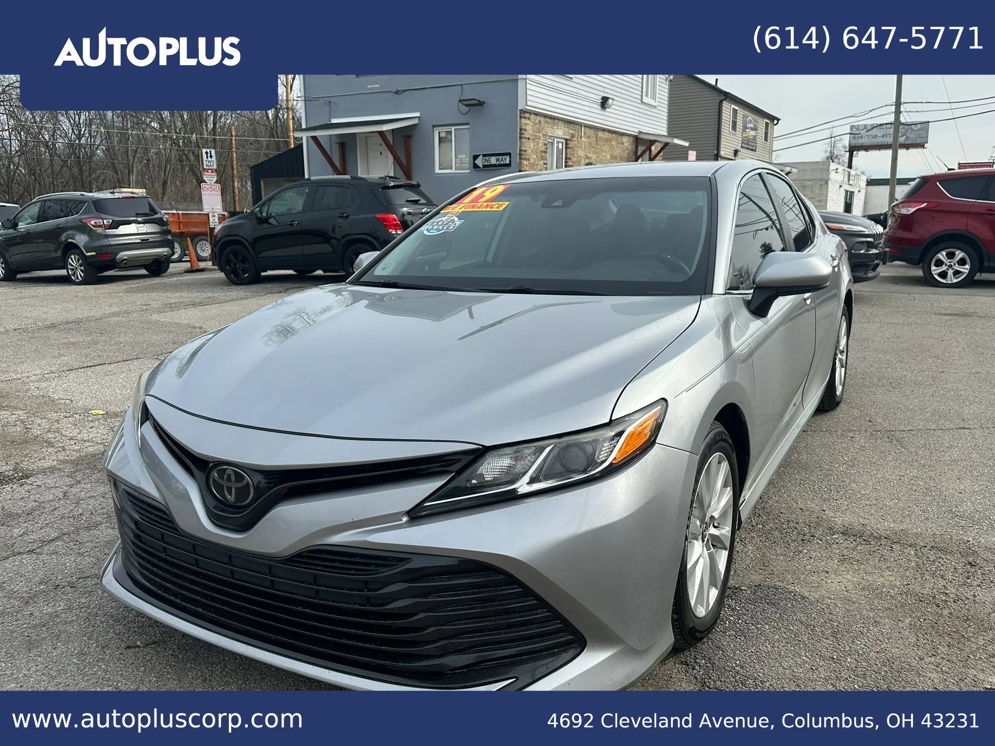 Used 2019 Toyota Camry LE image 1