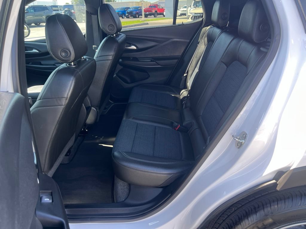 Used 2025 Buick Envista Preferred FWD image 28
