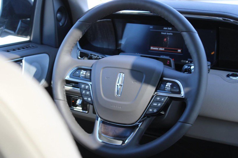 Certified 2023 Lincoln Navigator L Reserve image 16