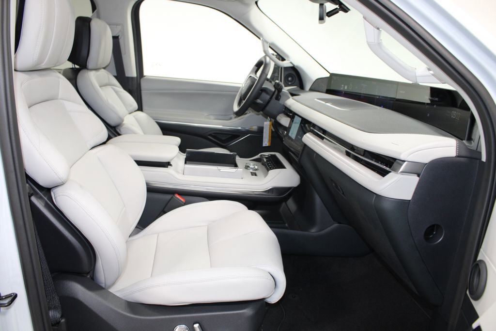 New 2026 Lincoln Navigator L Reserve image 32