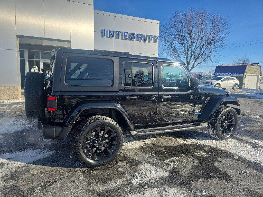 Used 2022 Jeep Wrangler Unlimited Sahara w/ Cold Weather Group image 6