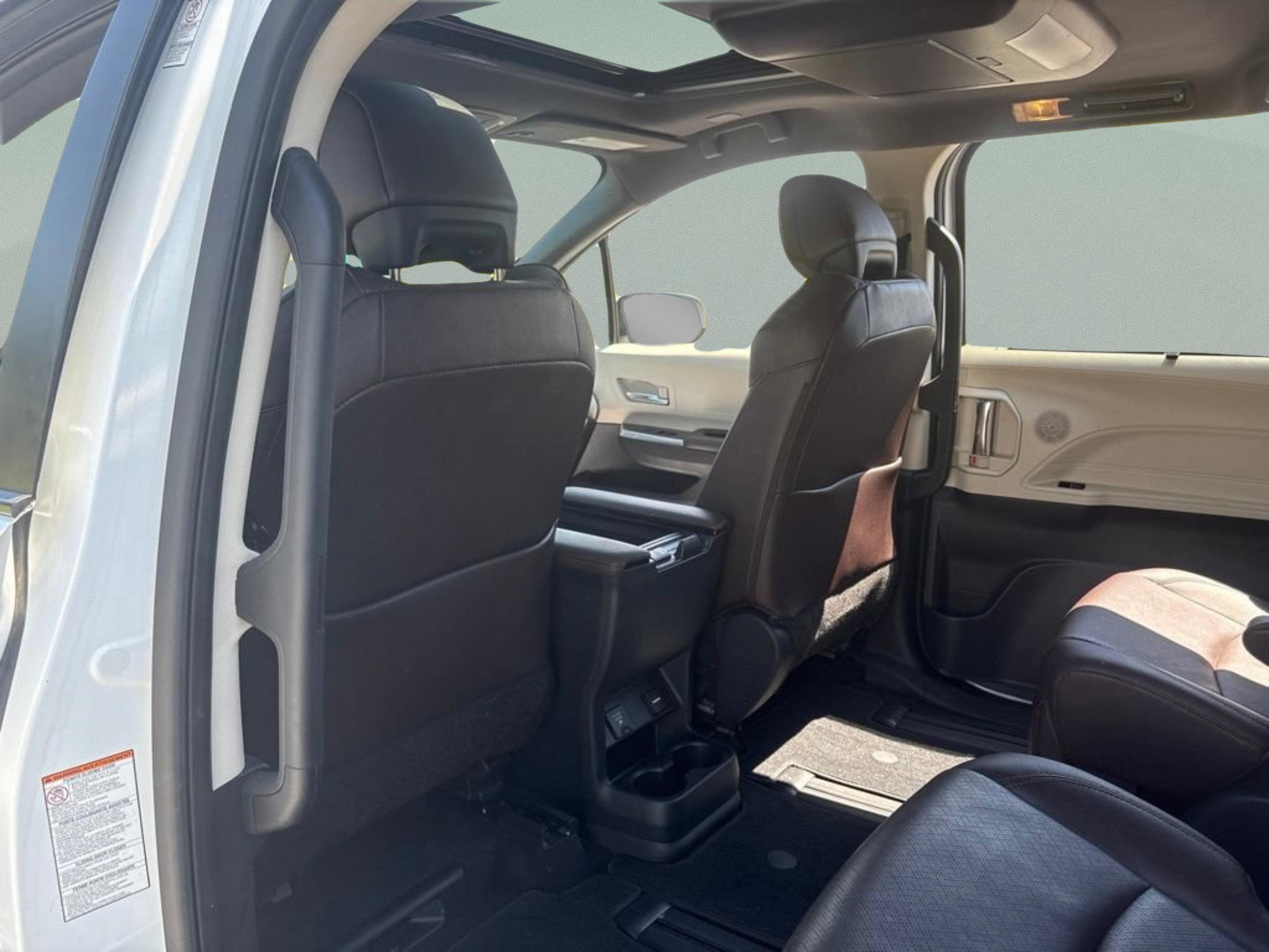 Used 2022 Toyota Sienna Platinum FWD image 20
