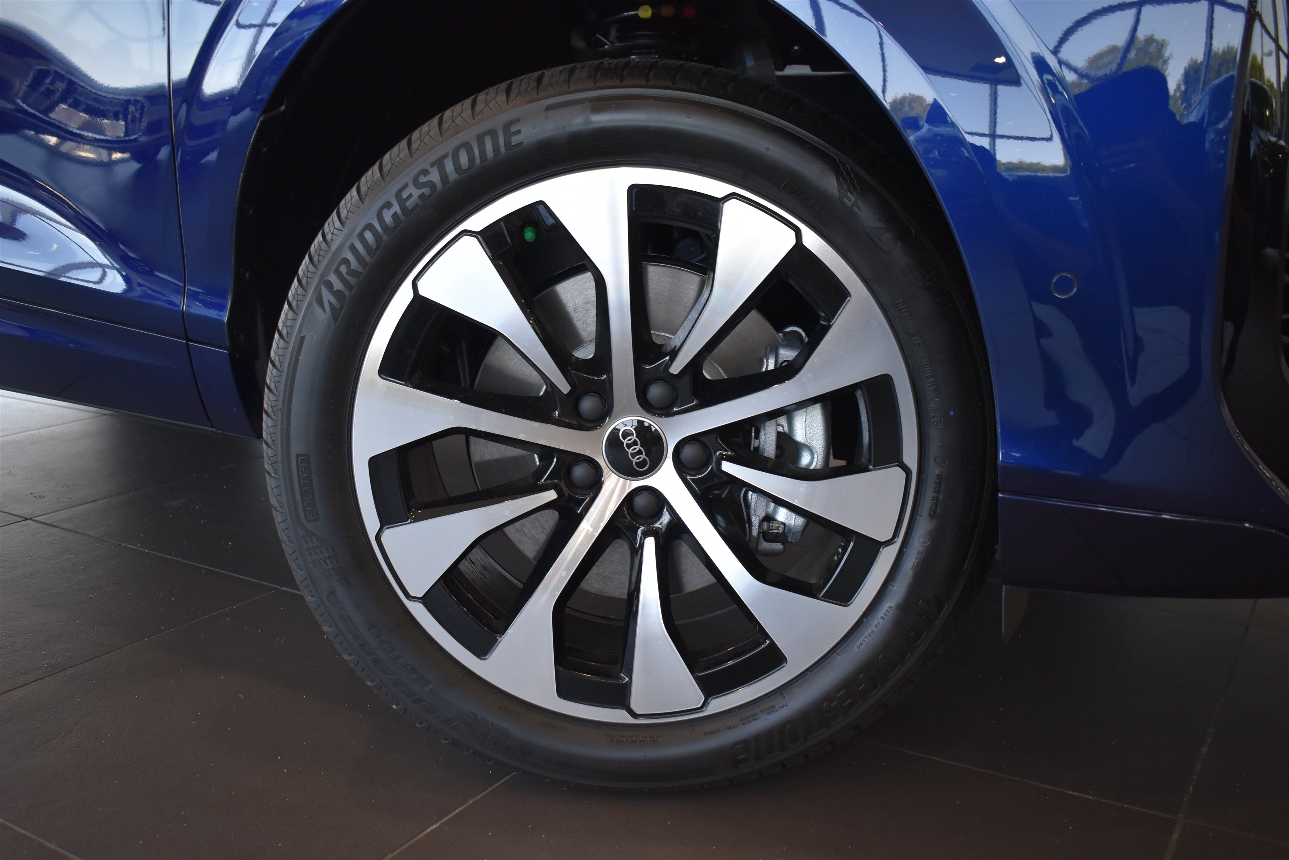 New 2026 Audi Q3 quattro 2.0T AWD/4WD image 2