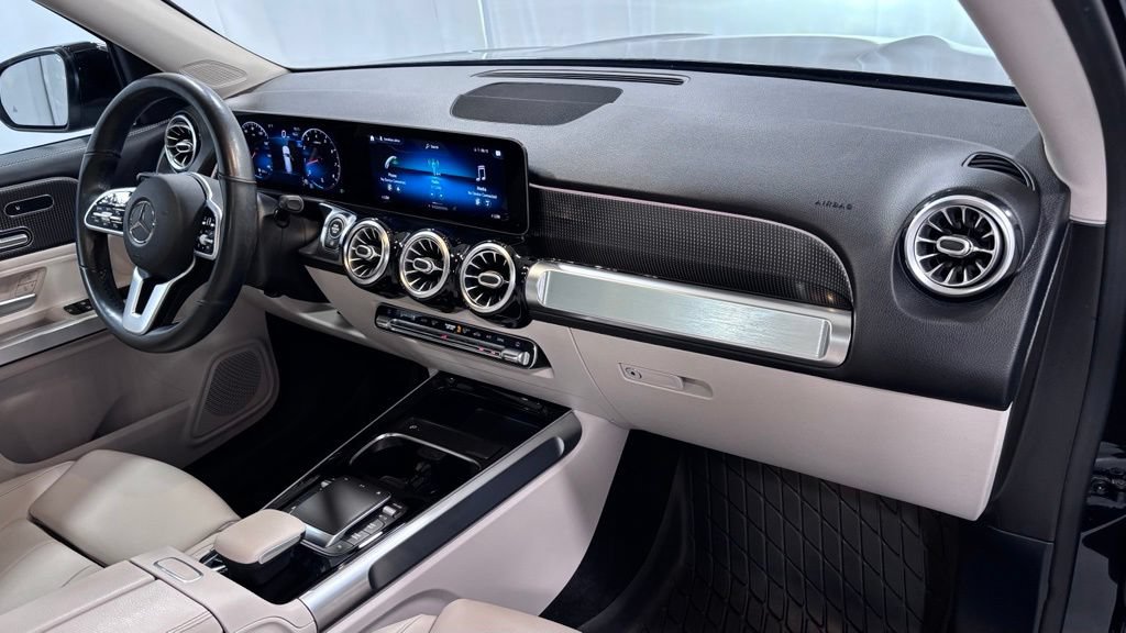 Used 2021 Mercedes-Benz GLB 250 4MATIC image 17