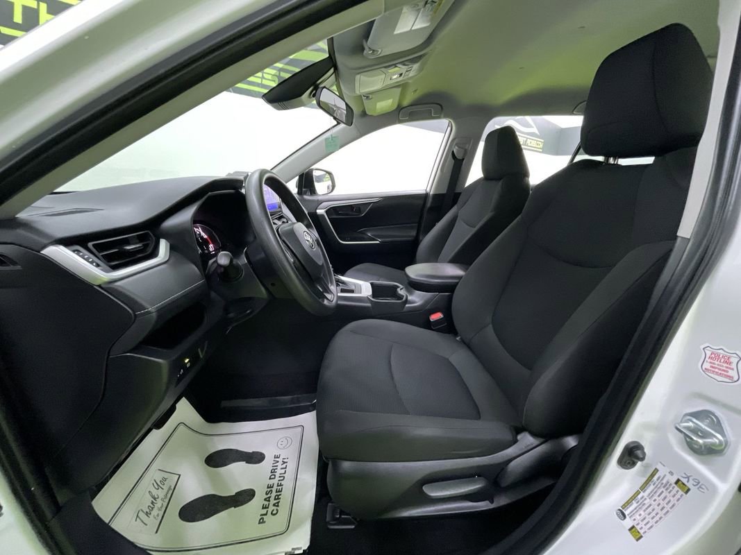 Used 2024 Toyota RAV4 LE image 17