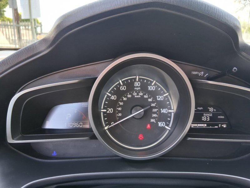 Used 2018 MAZDA MAZDA3 Touring FWD image 11