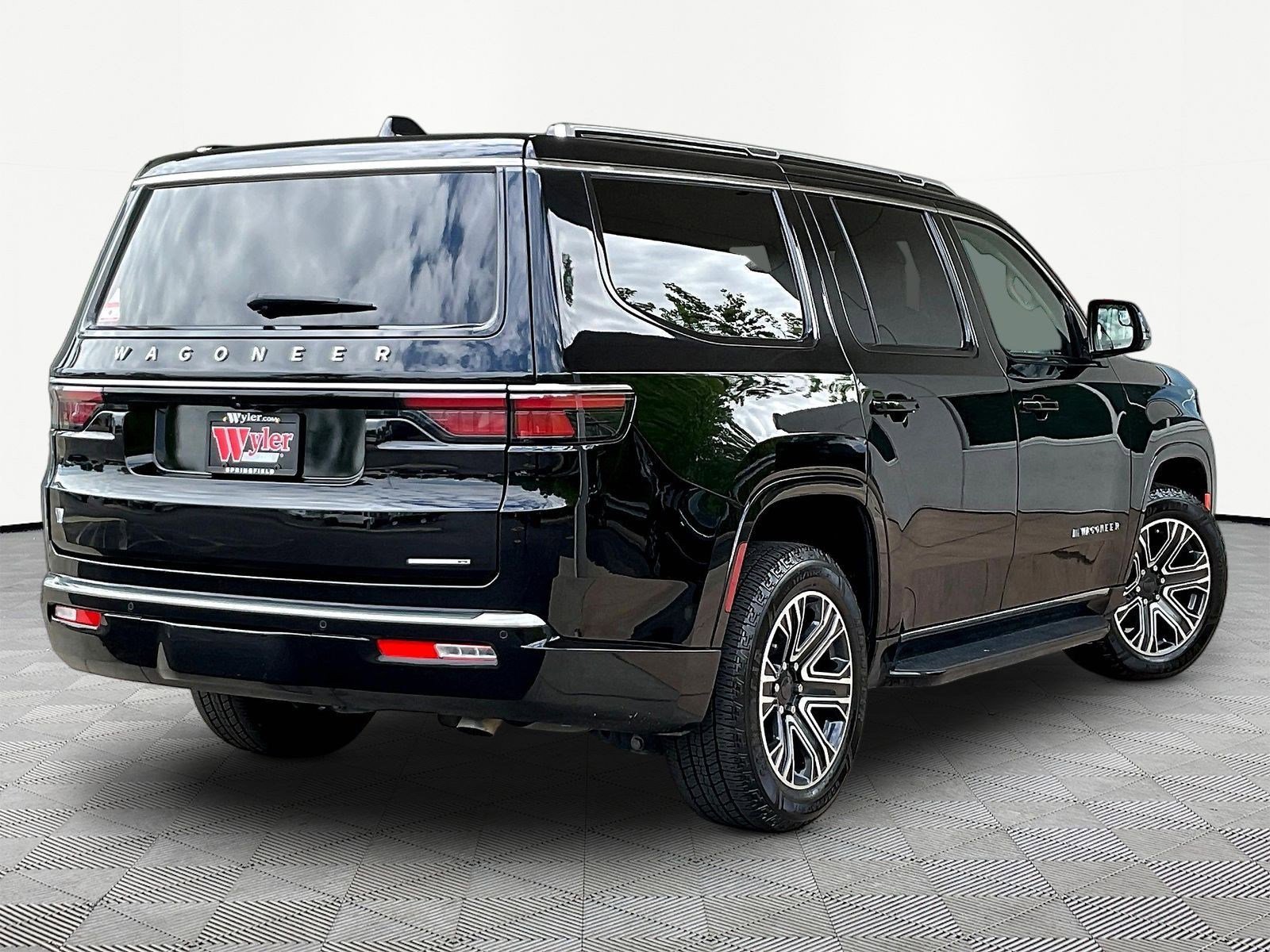 Used 2024 Jeep Wagoneer Series II w/ Flexible Seating Group AWD/4WD image 6