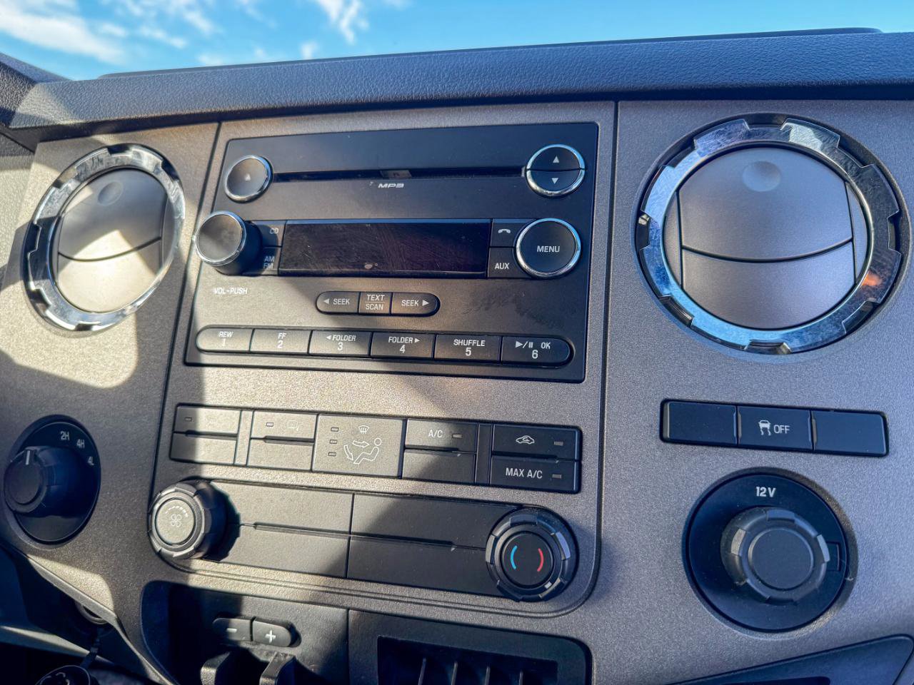 Used 2011 Ford F250 XLT w/ XLT Interior Pkg AWD/4WD image 28