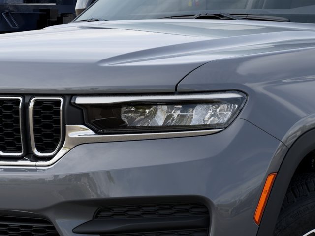 New 2027 Jeep Grand Cherokee Laredo RWD image 10