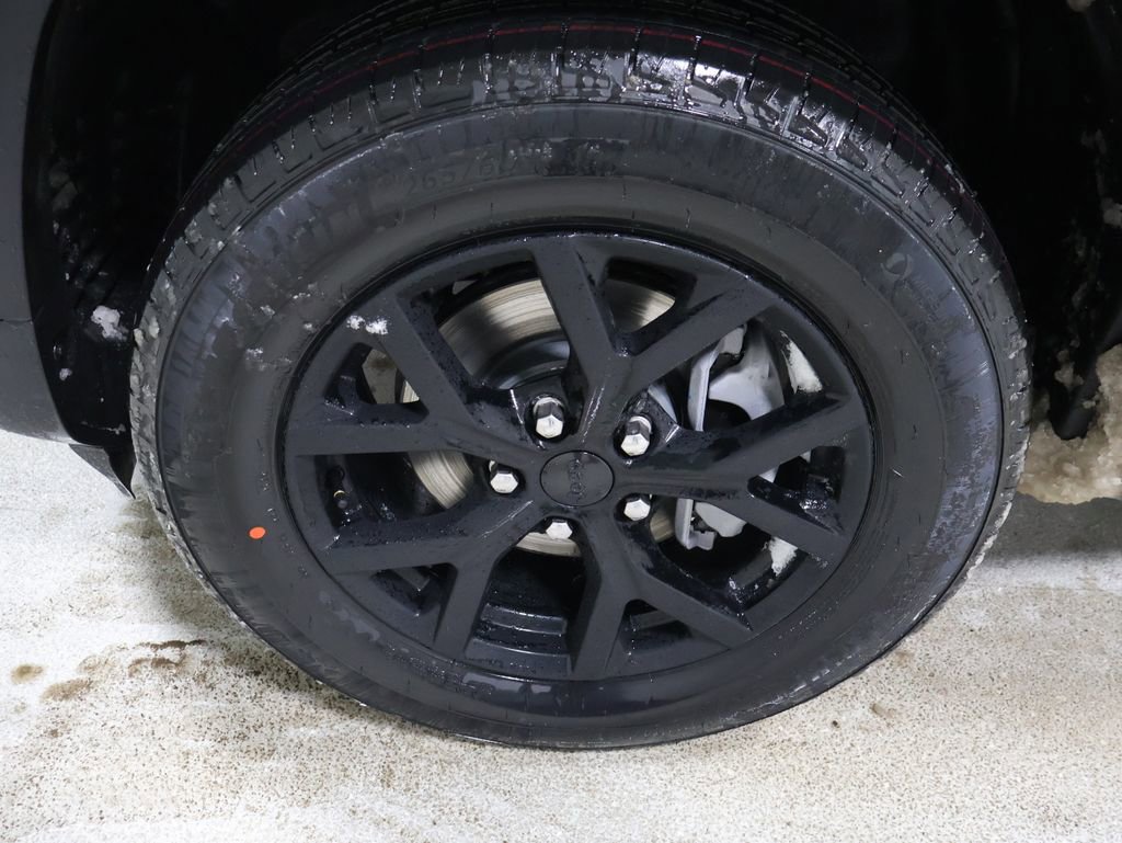 New 2026 Jeep Grand Cherokee Laredo image 8