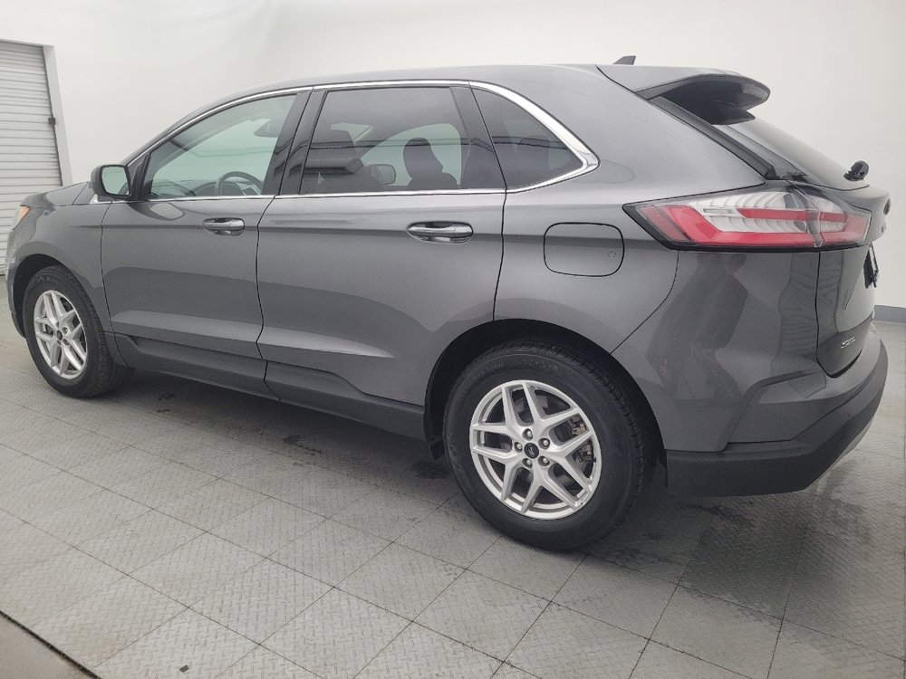 Used 2023 Ford Edge SEL image 3