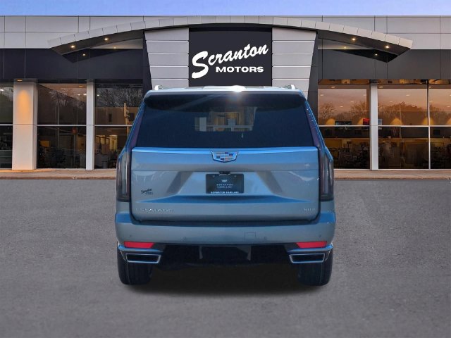 Used 2023 Cadillac Escalade Premium Luxury AWD/4WD image 4