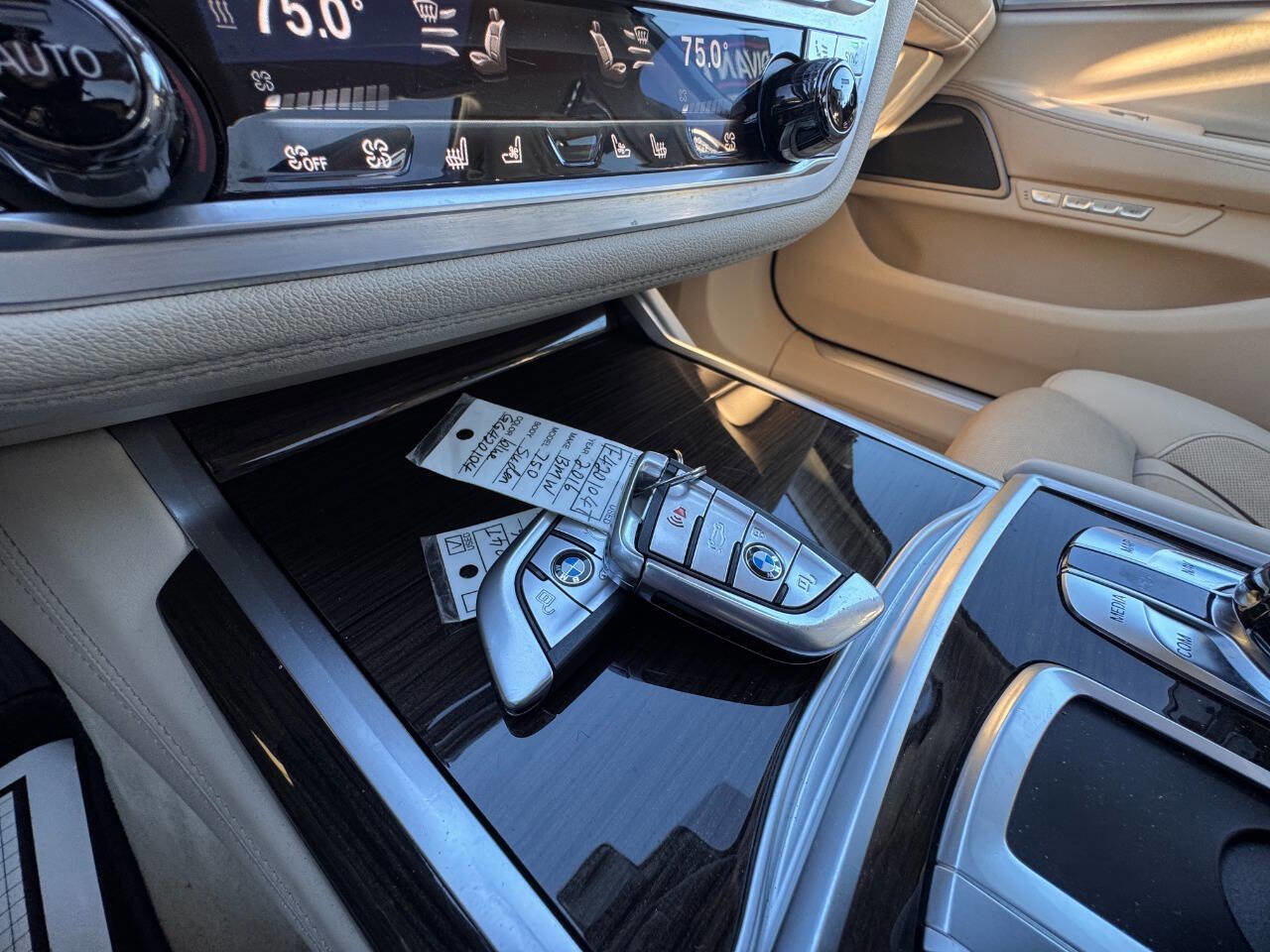 Used 2016 BMW 750i xDrive AWD/4WD image 32