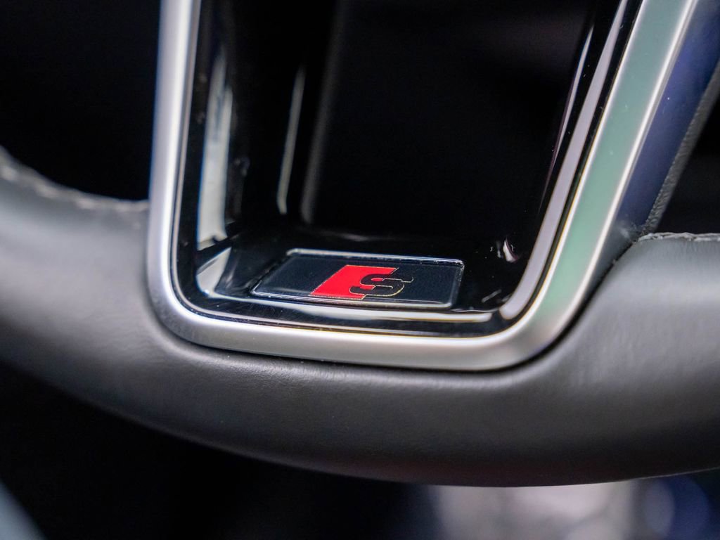 Used 2022 Audi S8 image 31