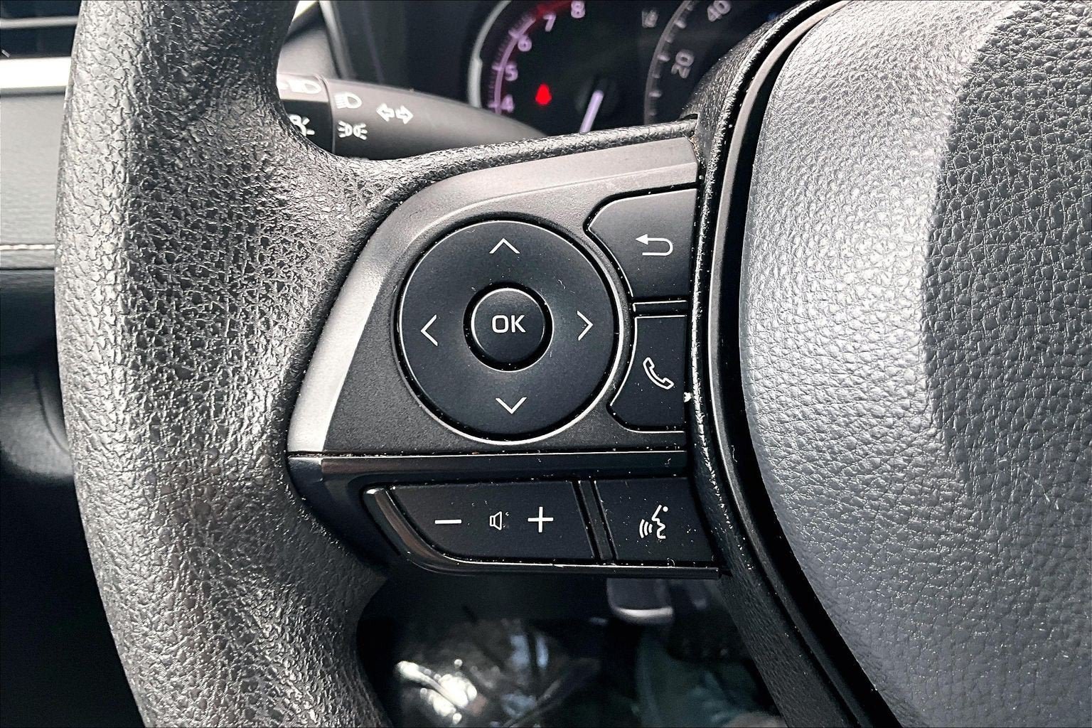 Used 2024 Toyota RAV4 XLE FWD image 17