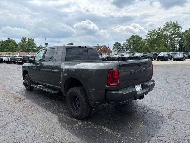 Used 2025 RAM 3500 Laramie AWD/4WD image 5