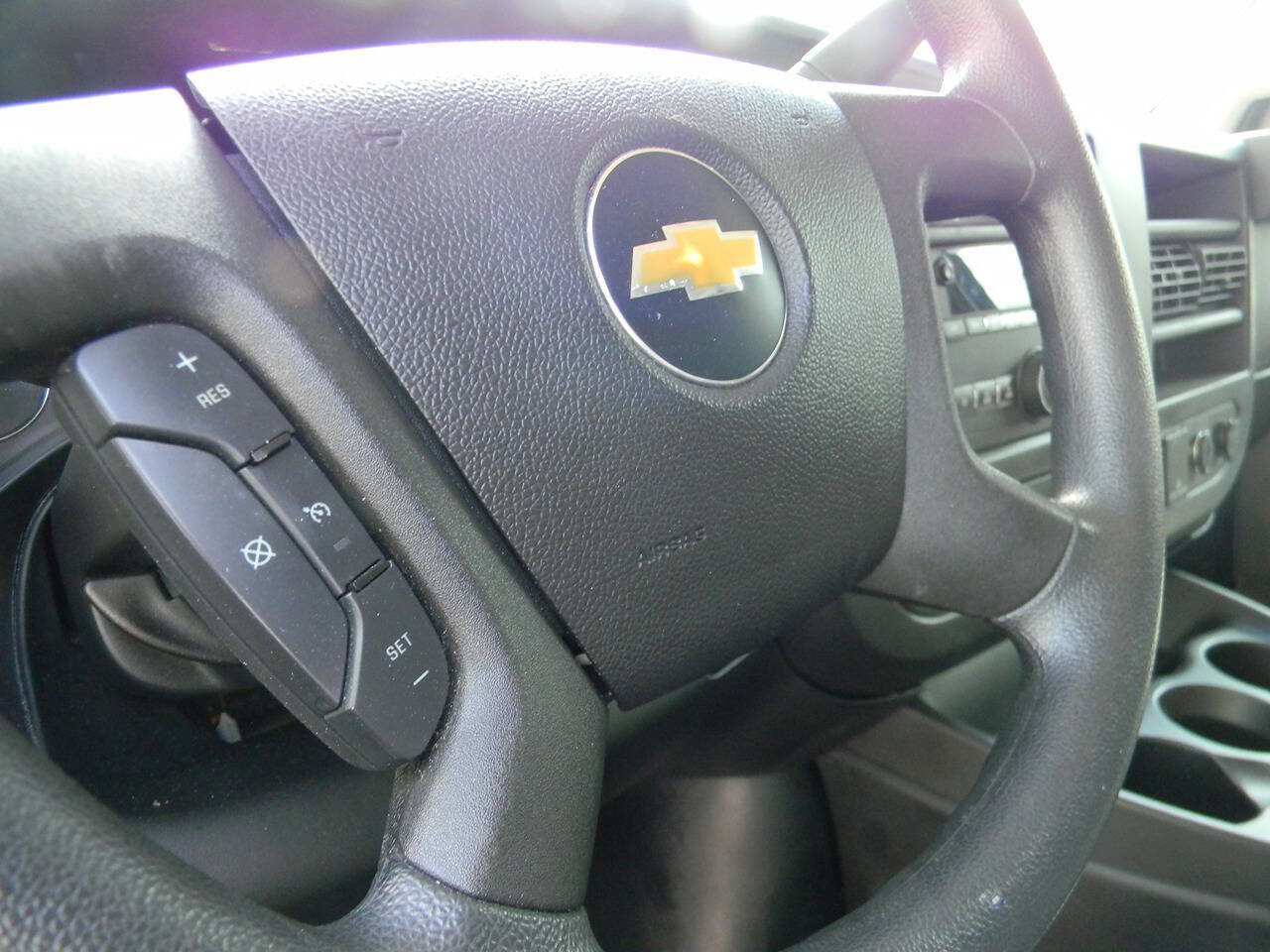 Used 2017 Chevrolet Express 2500 image 8