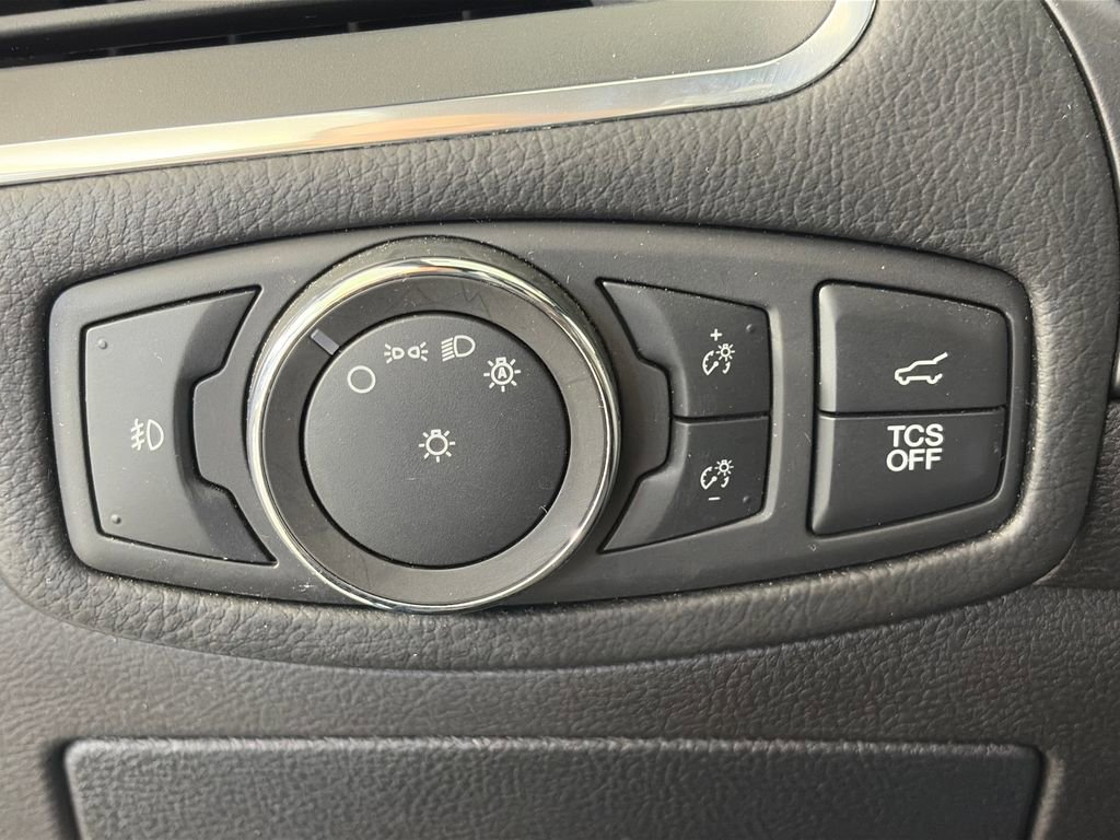 Used 2020 Ford Edge Titanium w/ Equipment Group 301A image 24