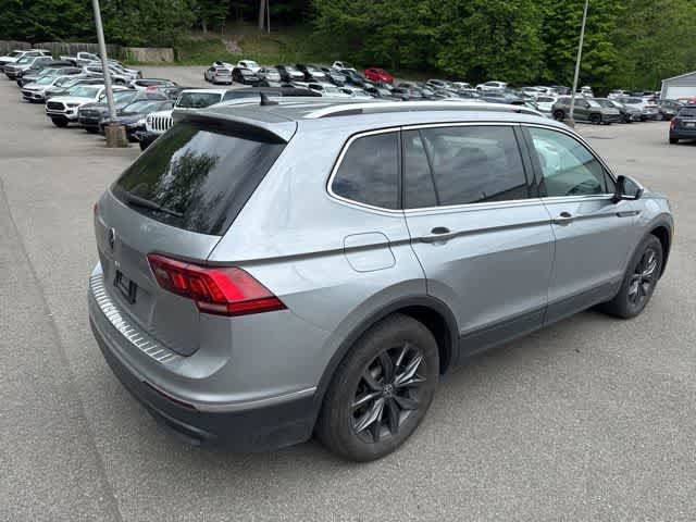 Certified 2023 Volkswagen Tiguan SE w/ Panoramic Sunroof Package FWD image 6