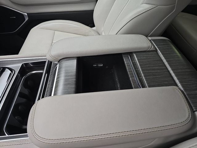 Used 2024 Jeep Wagoneer Series II w/ Flexible Seating Group RWD image 29