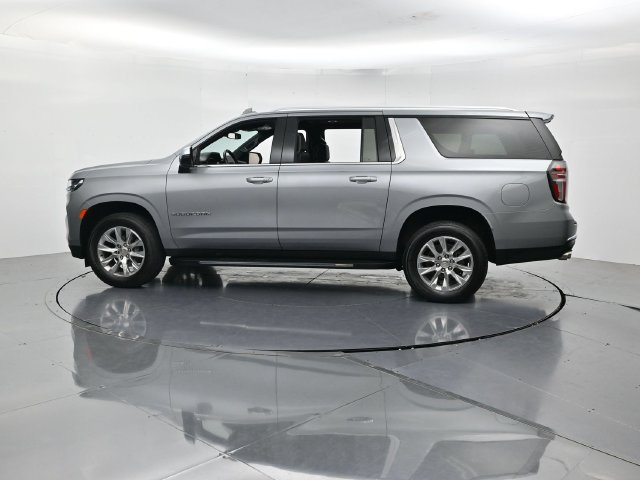 Used 2024 Chevrolet Suburban Premier AWD/4WD image 7